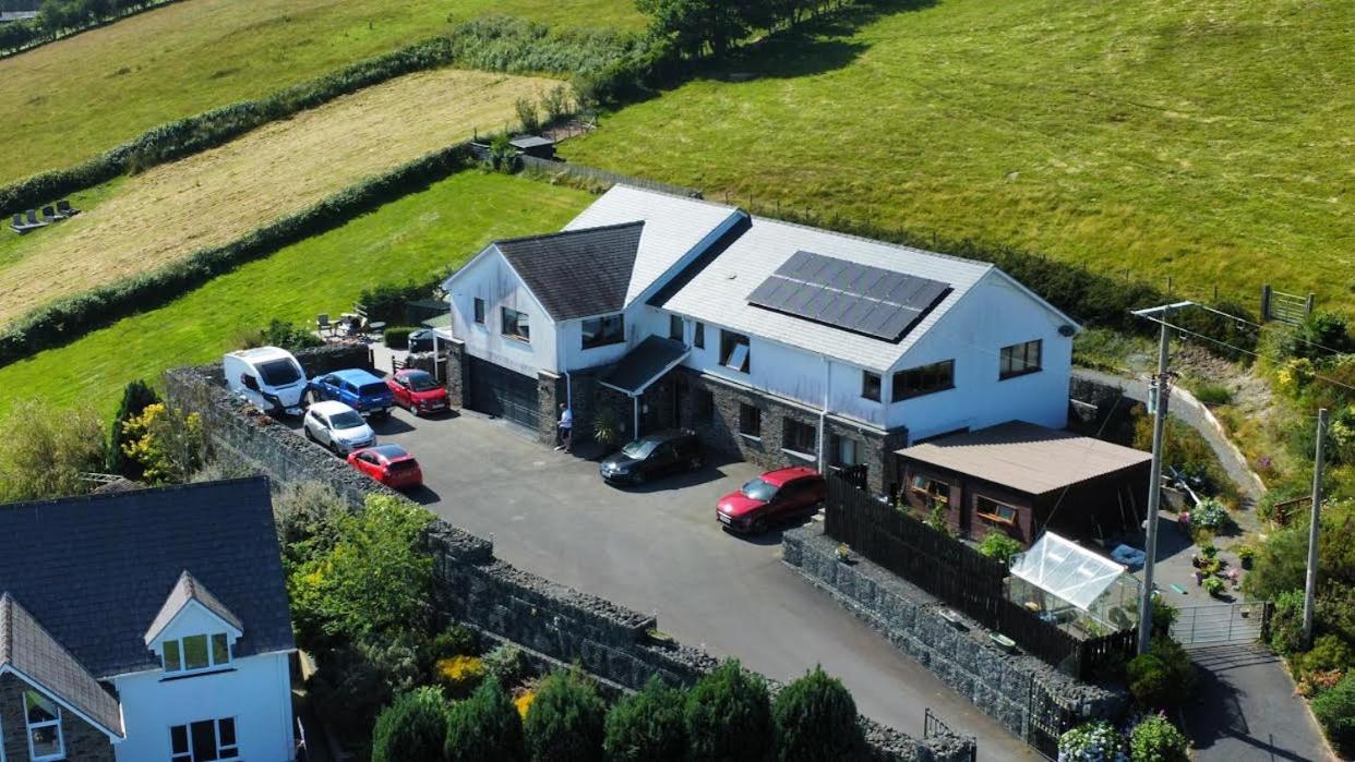 Bed and Breakfast Y Grange à Llanfihangel-y-Creuddyn Extérieur photo