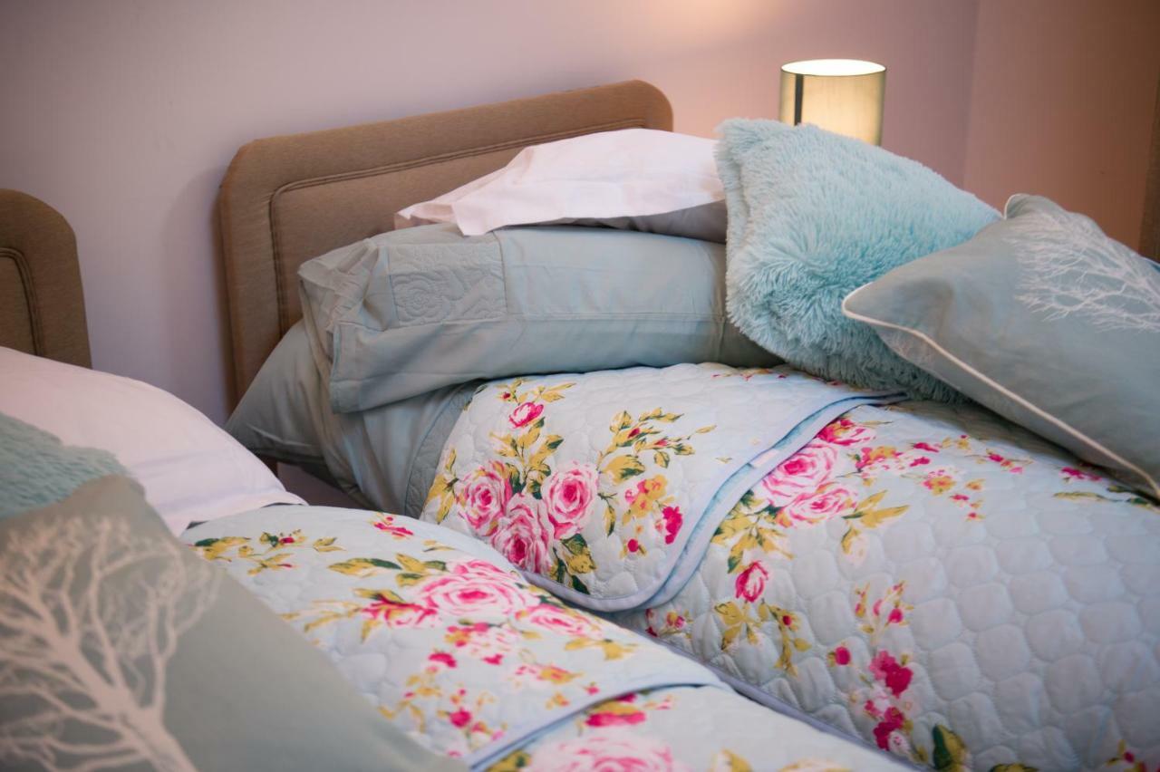 Bed and Breakfast Y Grange à Llanfihangel-y-Creuddyn Extérieur photo