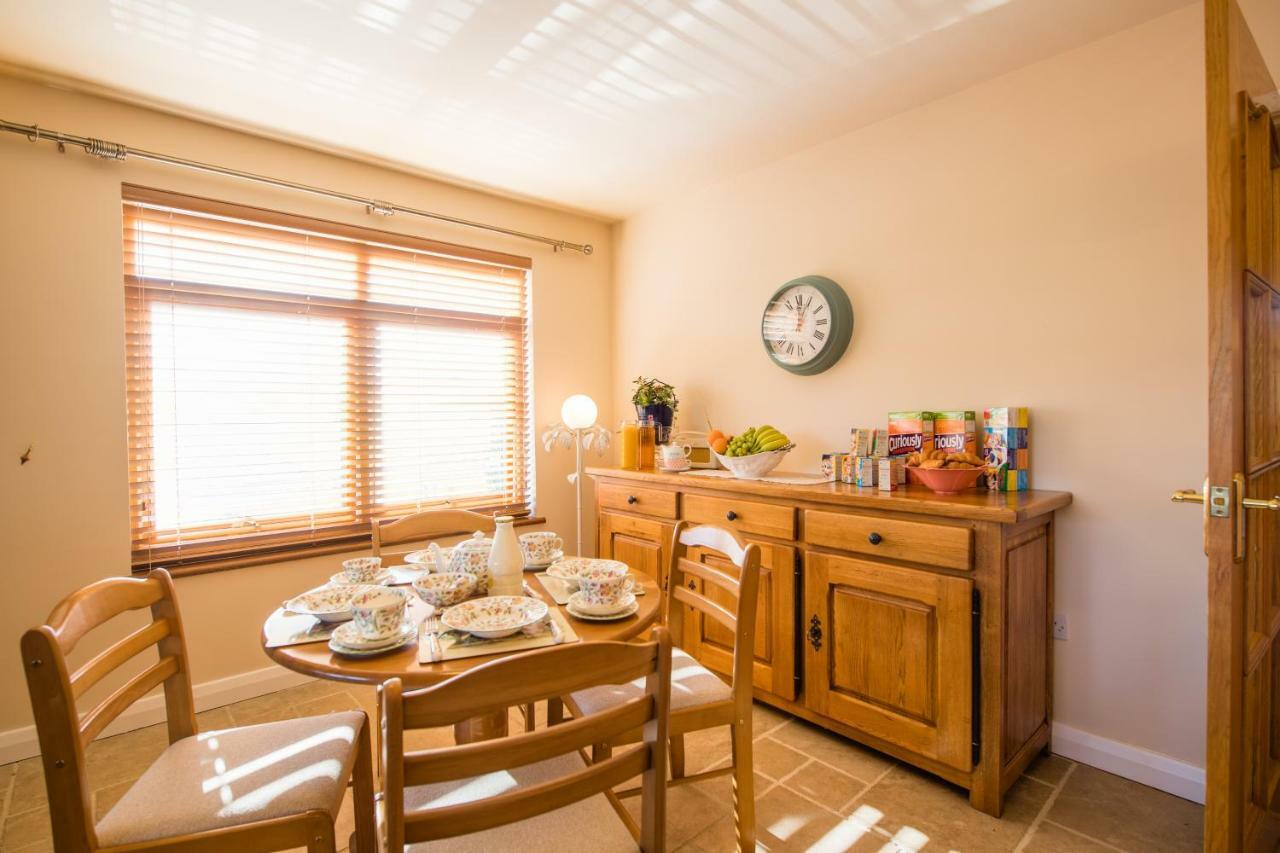 Bed and Breakfast Y Grange à Llanfihangel-y-Creuddyn Extérieur photo