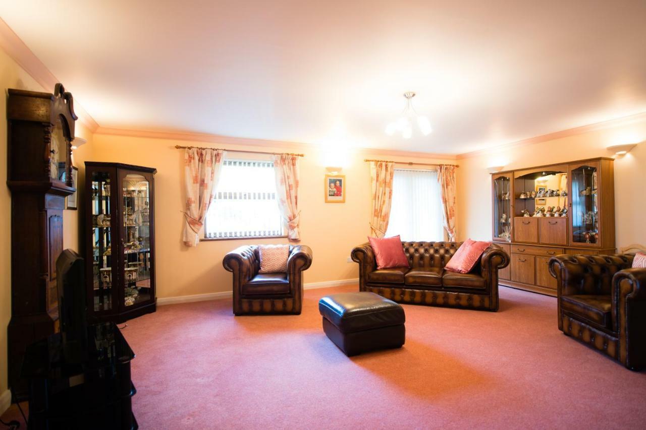 Bed and Breakfast Y Grange à Llanfihangel-y-Creuddyn Extérieur photo