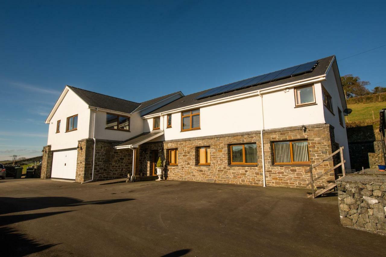 Bed and Breakfast Y Grange à Llanfihangel-y-Creuddyn Extérieur photo