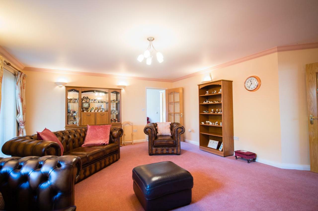 Bed and Breakfast Y Grange à Llanfihangel-y-Creuddyn Extérieur photo
