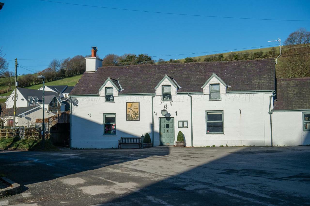Bed and Breakfast Y Grange à Llanfihangel-y-Creuddyn Extérieur photo