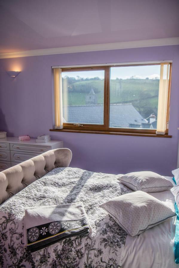 Bed and Breakfast Y Grange à Llanfihangel-y-Creuddyn Extérieur photo