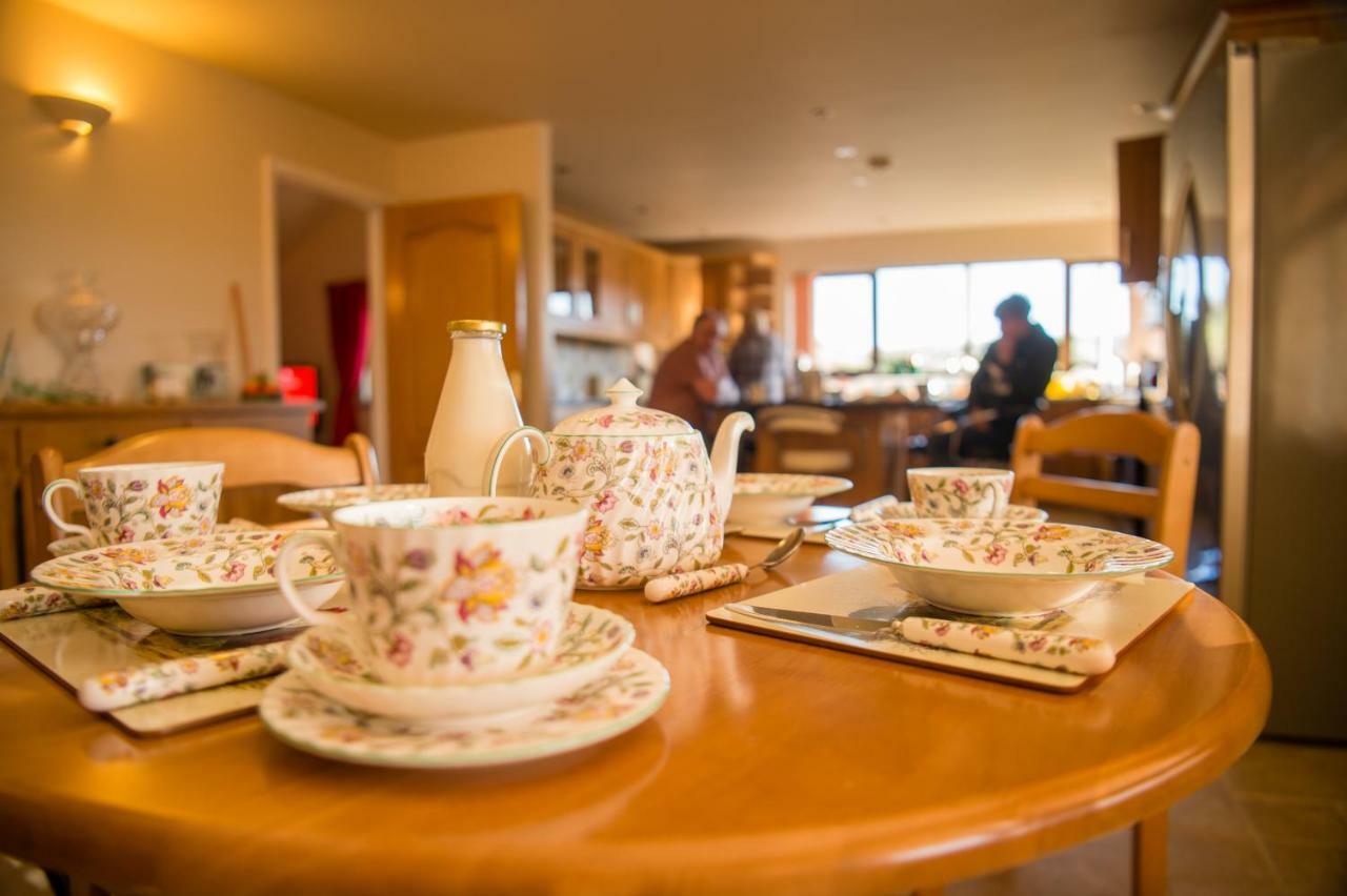 Bed and Breakfast Y Grange à Llanfihangel-y-Creuddyn Extérieur photo